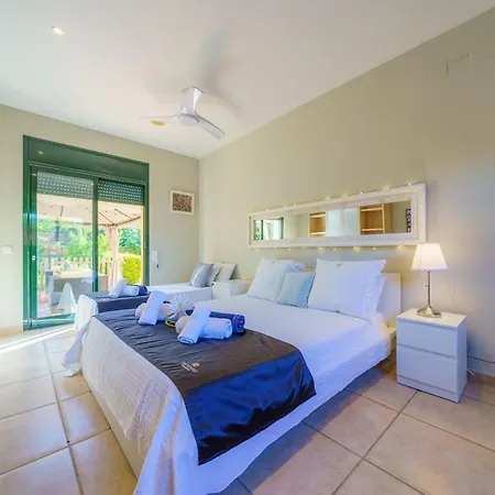 Jaruco Lux, Exclusiva Zona Residencial Con Piscina & Aircon *