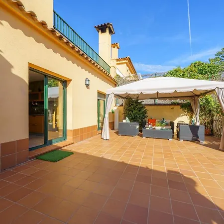Jaruco Lux, Exclusiva Zona Residencial Con Piscina & Aircon